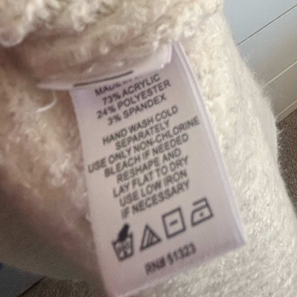 NWT CeCe Cream Sleeveless Sweater Knit Top - Picture 7 of 10